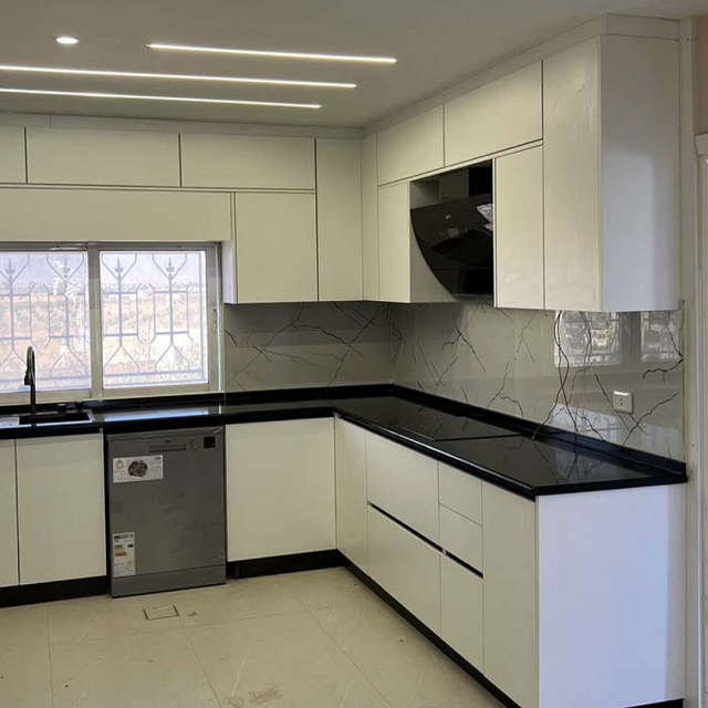 منزل وحديقة