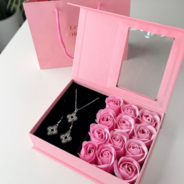 أزياء وموضة